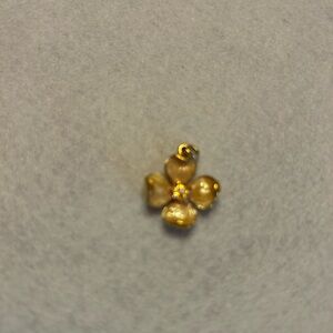 Gold Floral Pendant Necklace